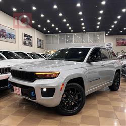 جیپ گراند شیرۆکی